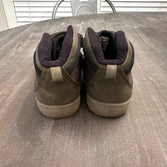 oshkosh b'gosh Boys High Top Sneaker Boots Shoes Size 12 Green - Picture 4 of 7